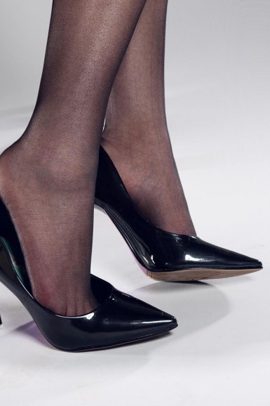 雷竞技-媚者无疆原著小说叫什么?半明半寐的后唐乱世虐恋(图1) 雷竞技在线登录入口